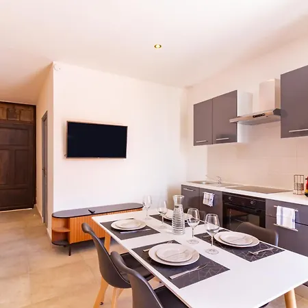 Moderne Et Elegant Michel Torrent