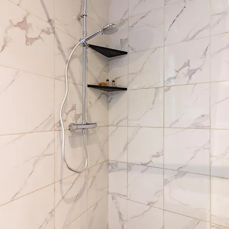 아파트 Moderne Et Elegant Michel Torrent *