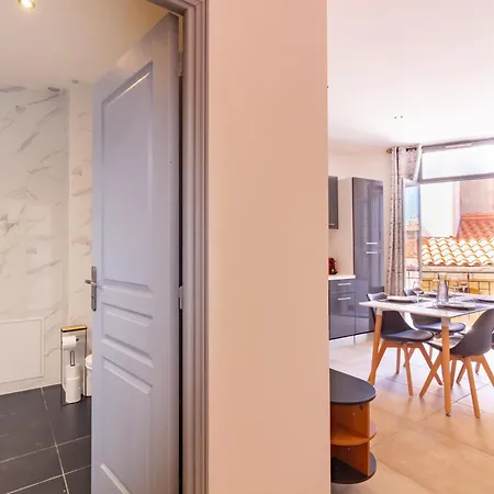 아파트 Moderne Et Elegant Michel Torrent *