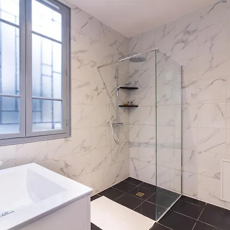 Moderne Et Elegant Michel Torrent *