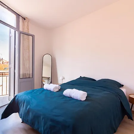 Moderne Et Elegant Michel Torrent