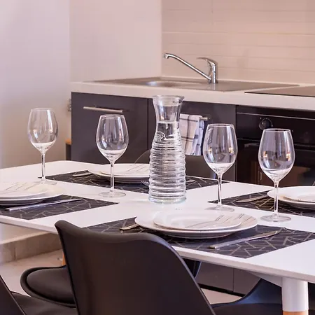 Moderne Et Elegant Michel Torrent