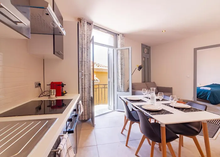 Moderne Et élégant Michel Torrent * Perpiñán